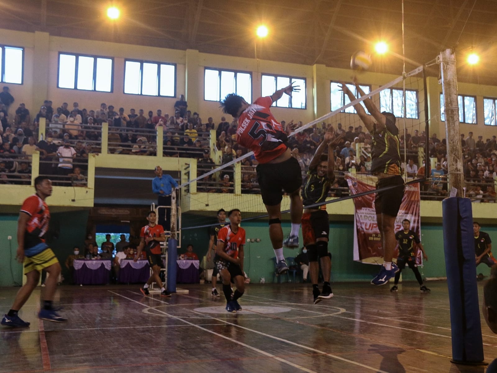 Saksikan Final Bola Voli Piala Kapolres Cup, Bupati Kudus Semangati Pemain