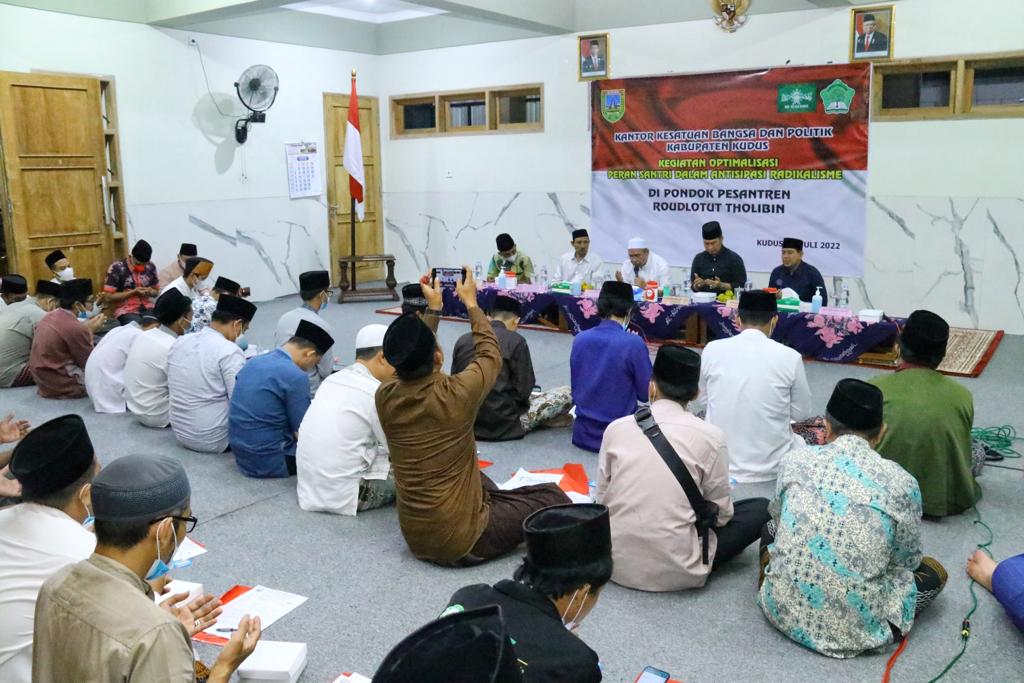 Bupati Kudus ajak santri tangkal radikalisme