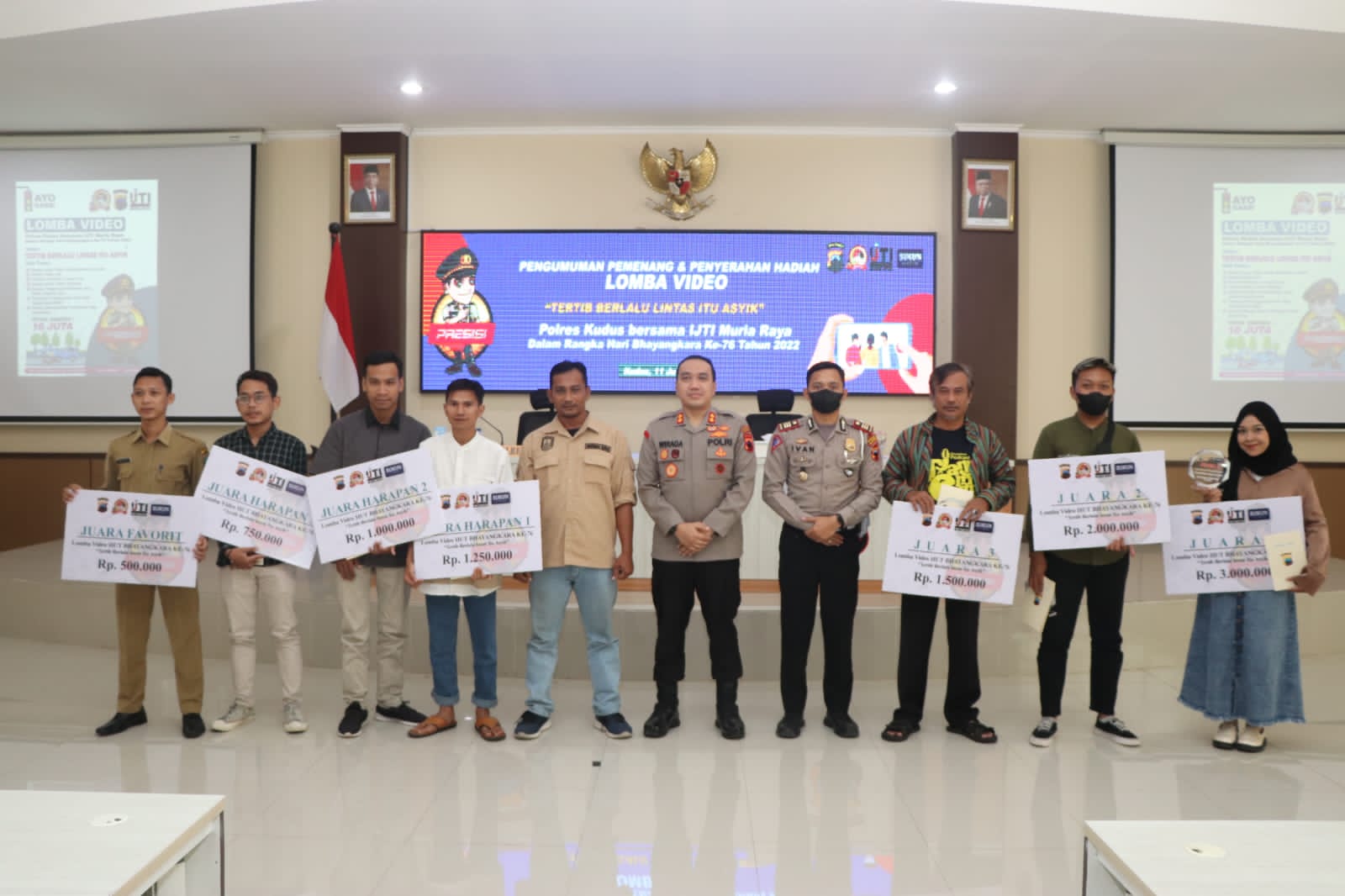 Lomba Video Kreatif Hari Bhayangkara Ke-76 dengan mengangkat tema “Tertib Berlalu Lintas Itu Asyik”.
