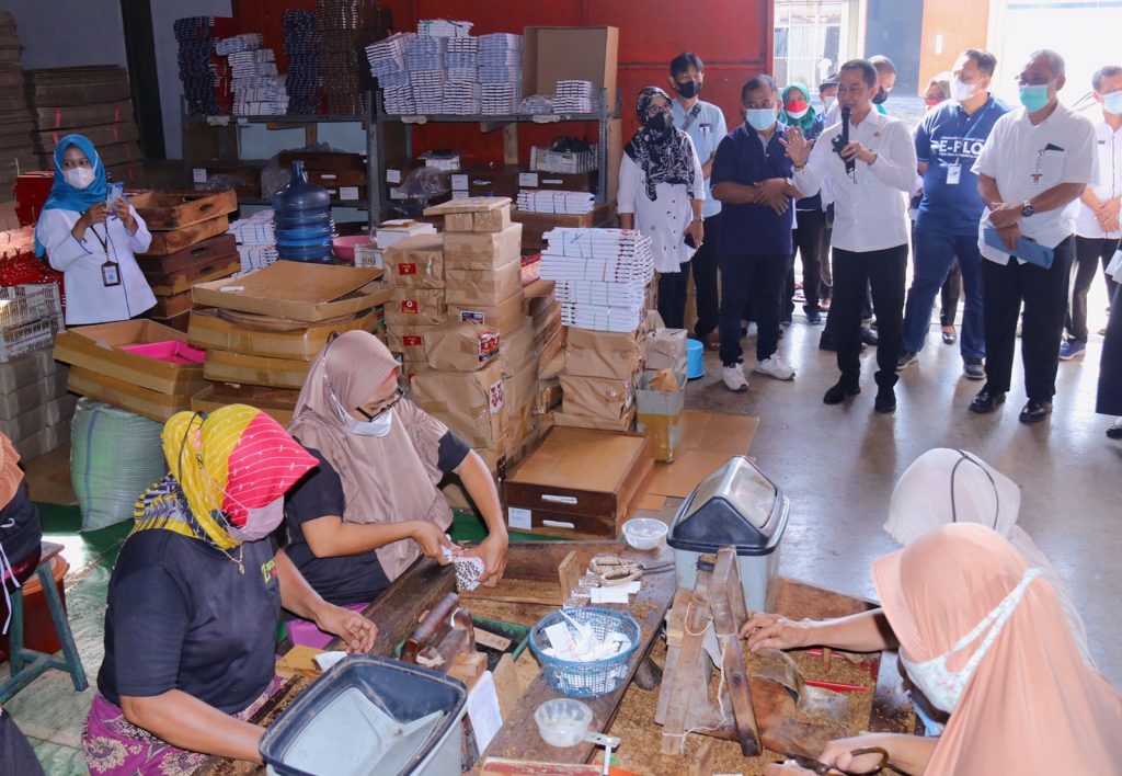 Ringankan Beban Pekerja Rokok, Pemkab Kudus Siapkan Pencairan BLT DBHCT Tahap III Untuk Pacu Pertumbuhan Ekonomi Masyarakat 1 IMG 20221017 WA0060