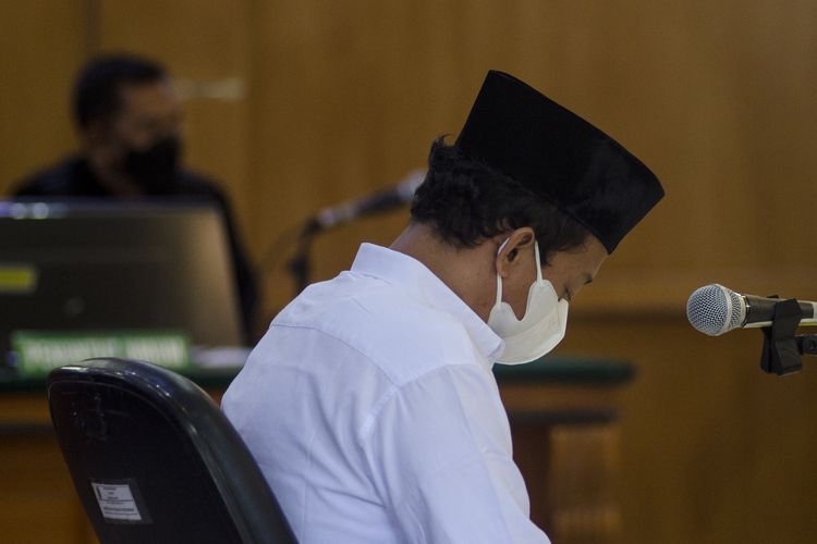 Herry Wirawan, tersangka pemerkosaan terhadap 13 santri di bawah umur di Bandung (Foto: Kompas.com)
