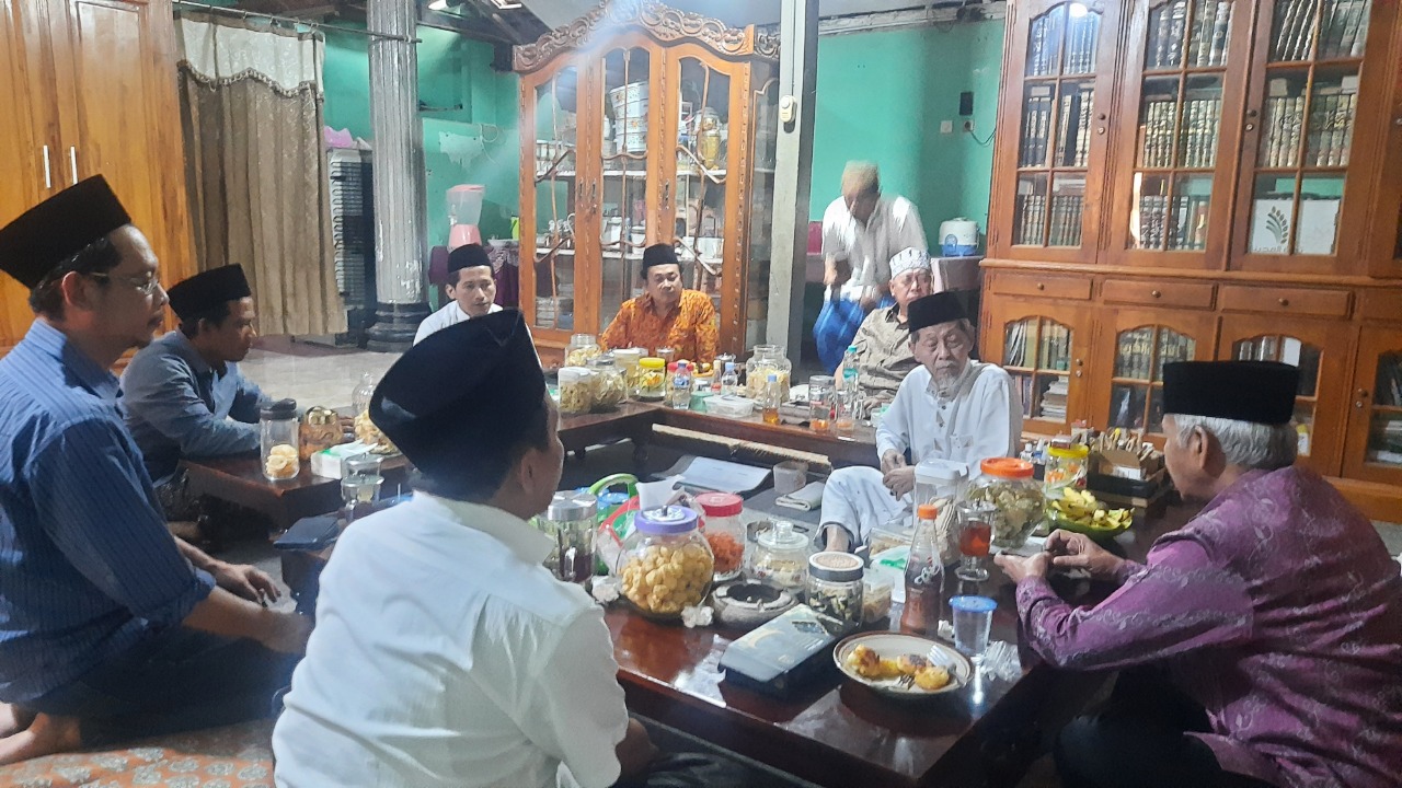 Rapat bersama pada tanggal 10 Desember 2022 dikediaman Mbah Ubed