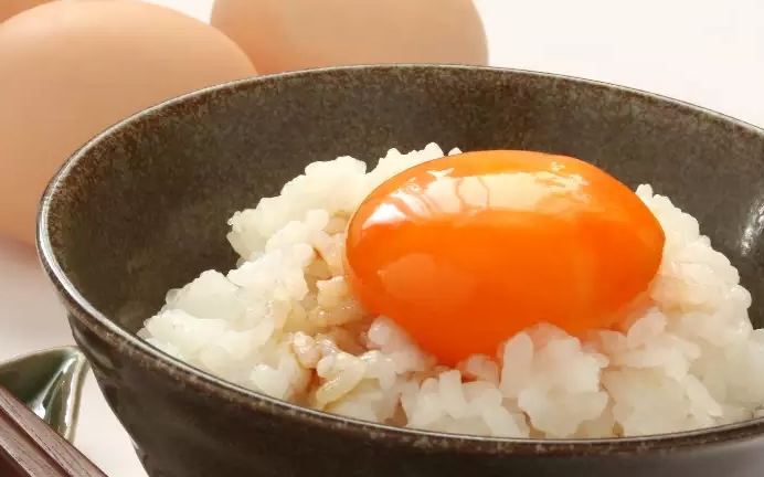 Olahan makanan telur mentah di Jepang, tamagokakegohan (TKG) alias nasi putih pakai telur mentah (Dear Japanese)