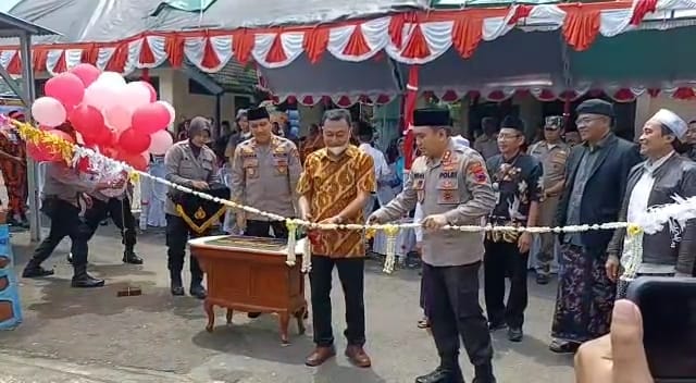 Peresmian gapura baru Polsek Gebog pada Rabu (4/1)