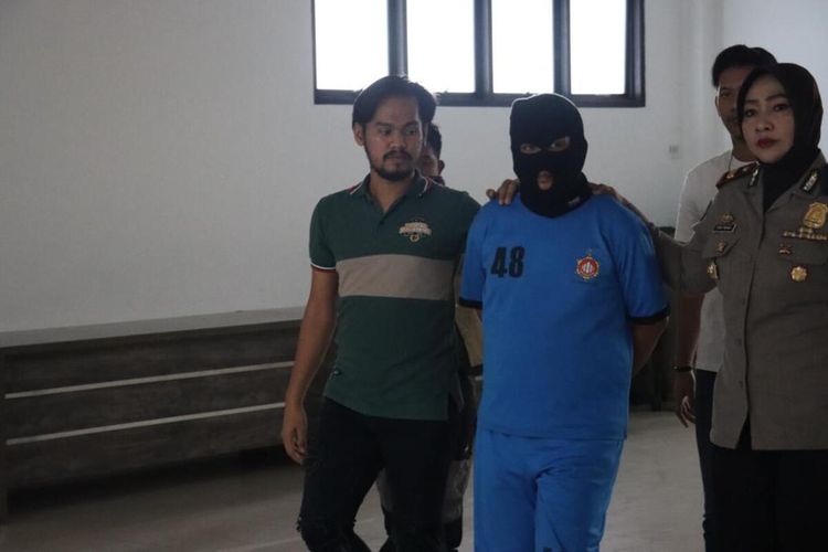 pelaku perdagangan satwa langka dilindungi di kawasan Jonggol, Bogor (Kompas.com)