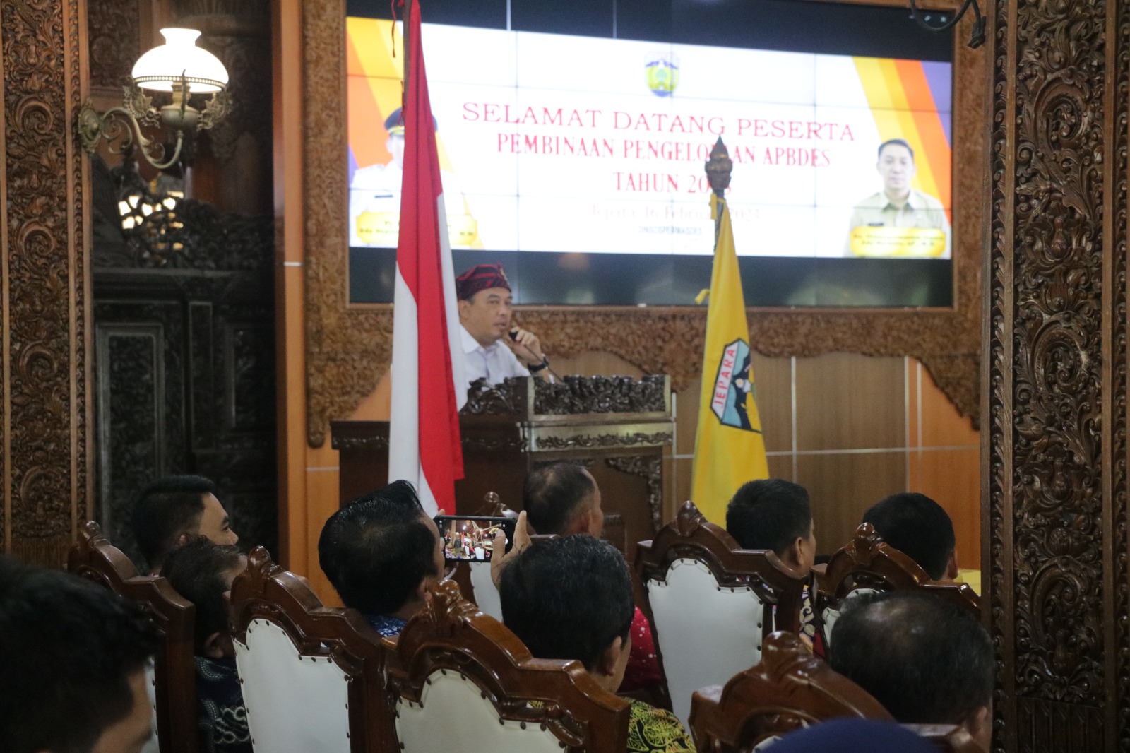 Pembinaan pengelolaan Anggaran Belanja dan Pendapadatan Desa (APBDesa) di Pendopo Kartini, Kamis (16/02)