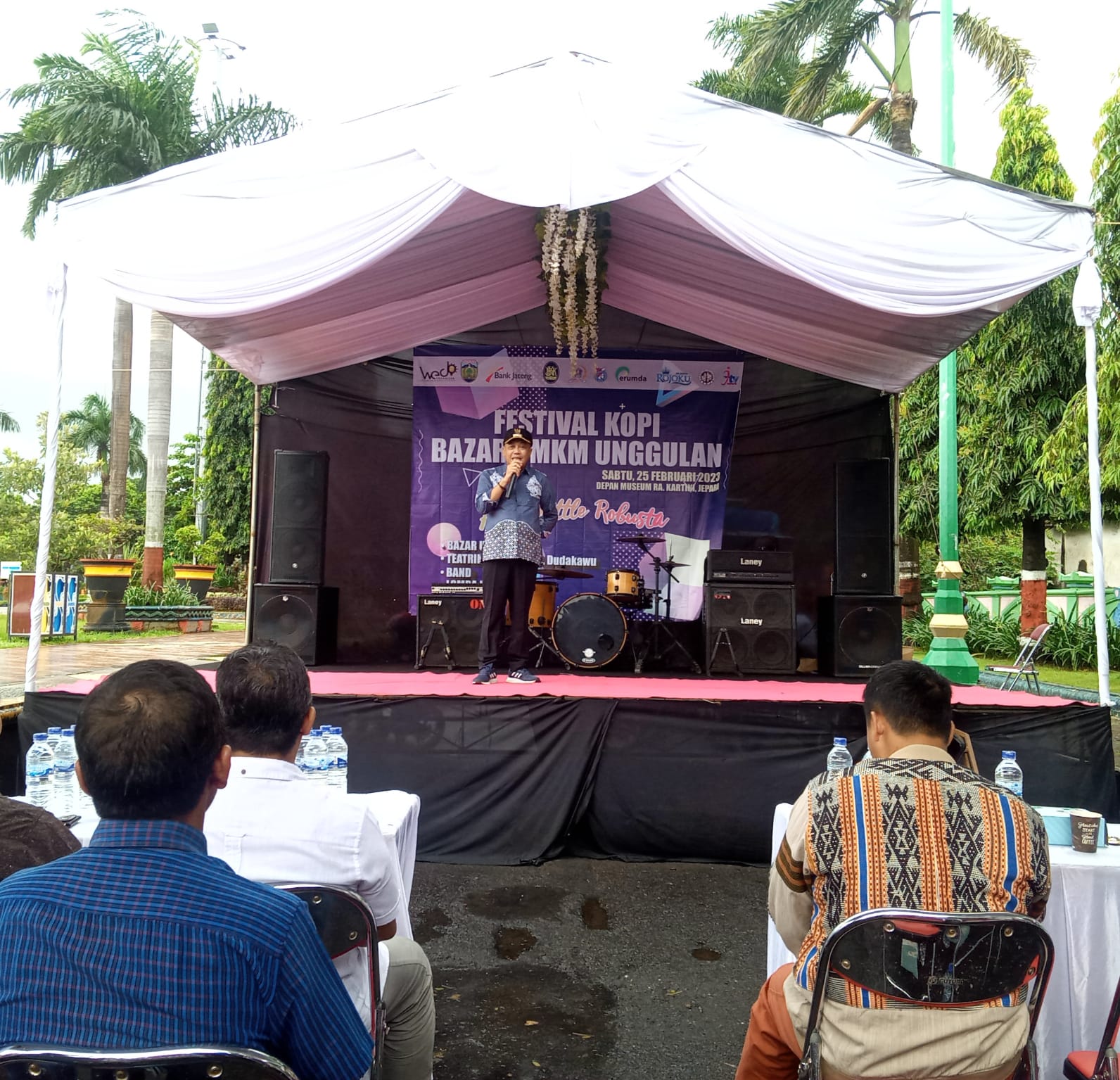 PJ Bupati Jepara menyampaikan sambutan dalam acara Festival Kopi dan Bazar UMKM Unggulan pada Sabtu (25/02). (Klikfakta/Nur Ithrotul Fadhilah)