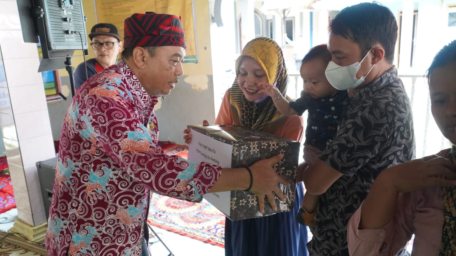 Pj Bupati Jepara Edy Supriyanta saat tilik desa.