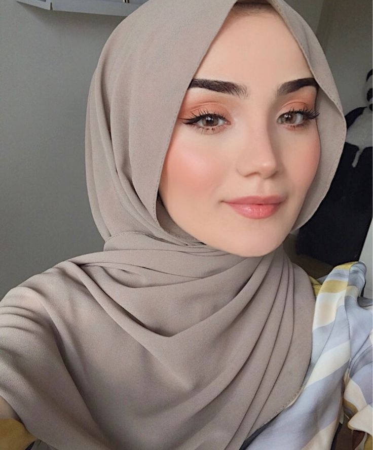 Ilustrasi make up soft dan natural untuk lebaran tahun ini (Foto: Pinterest)
