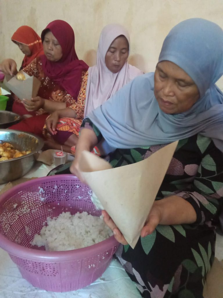 Lumbung Padi Desa Sowan Kidul Jepara Jadi Dapur Umum untuk Korban Banjir 1 WhatsApp Image 2023 03 03 at 12.36.00