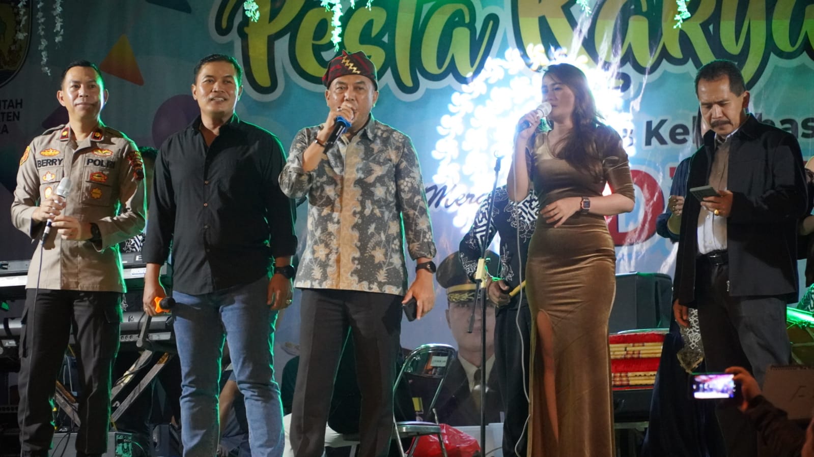 Pesta rakyat sebagai wujud syukur atas perolehan Adipura Kencana di Alun-Alun Jepara 1 (Foto: Kominfo)