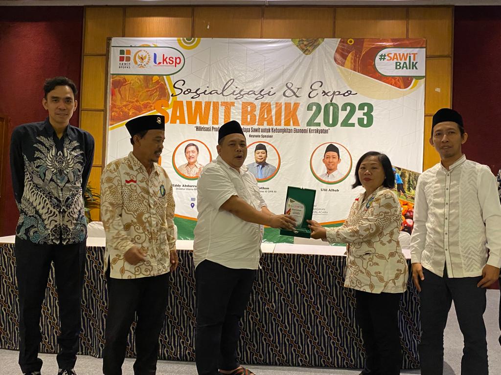 Anggota DPR RI, Fathan Subchi dalam sosialisasi dan expo sawit baik, Senin (17/4) bekomitmen perjuangkan nasib guru dipersekusi (Foto: Istimewa(