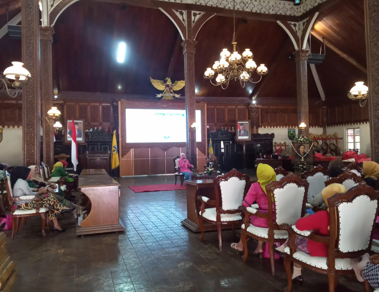 Seminar bertajuk “Semangat Kartini di Era Digital dalam Meningkatkan Ketahanan Keluarga” pada Kamis (13/4/2023) di Pendopo R.A. Kartini, Jepara (KlikFakta/Nur Ithrotul Fadhilah)