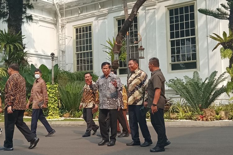 Para purnawirawan TNI dan Polri setelah bertemu Presiden Jokowi di Istana Kepresidenan (22/5/2023) (Kompas.com)