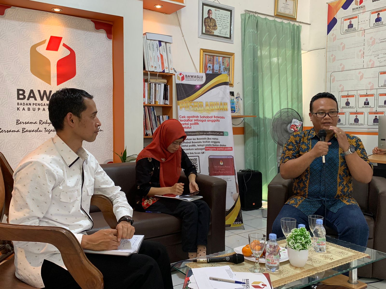 Sosialisasi kepada jajaran pengawas, partai politik se-Jepara melalui Zoom Meeting dan YouTube Bawaslu Rabu (17/5/2023) (Istimewa)