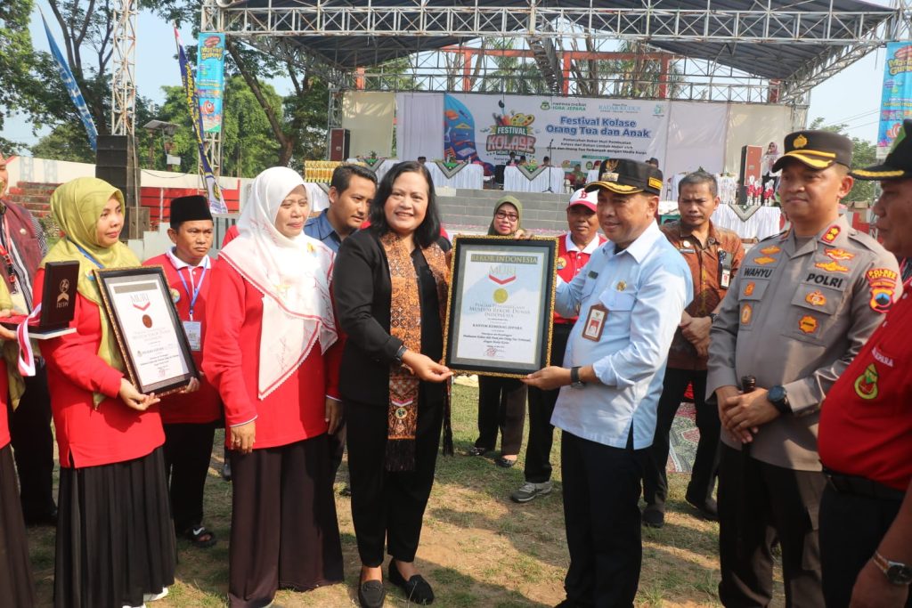 Festival Kolase Anak dan Orang Tua di Jepara Pecahkan MURI 1 WhatsApp Image 2023 05 24 at 10.33.41
