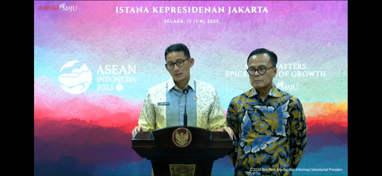 Sandiaga Uno menyampaikan hasil rapat terbatas pengembangan destinasi super prioritas Borobudur, Selasa (13/6/2023)