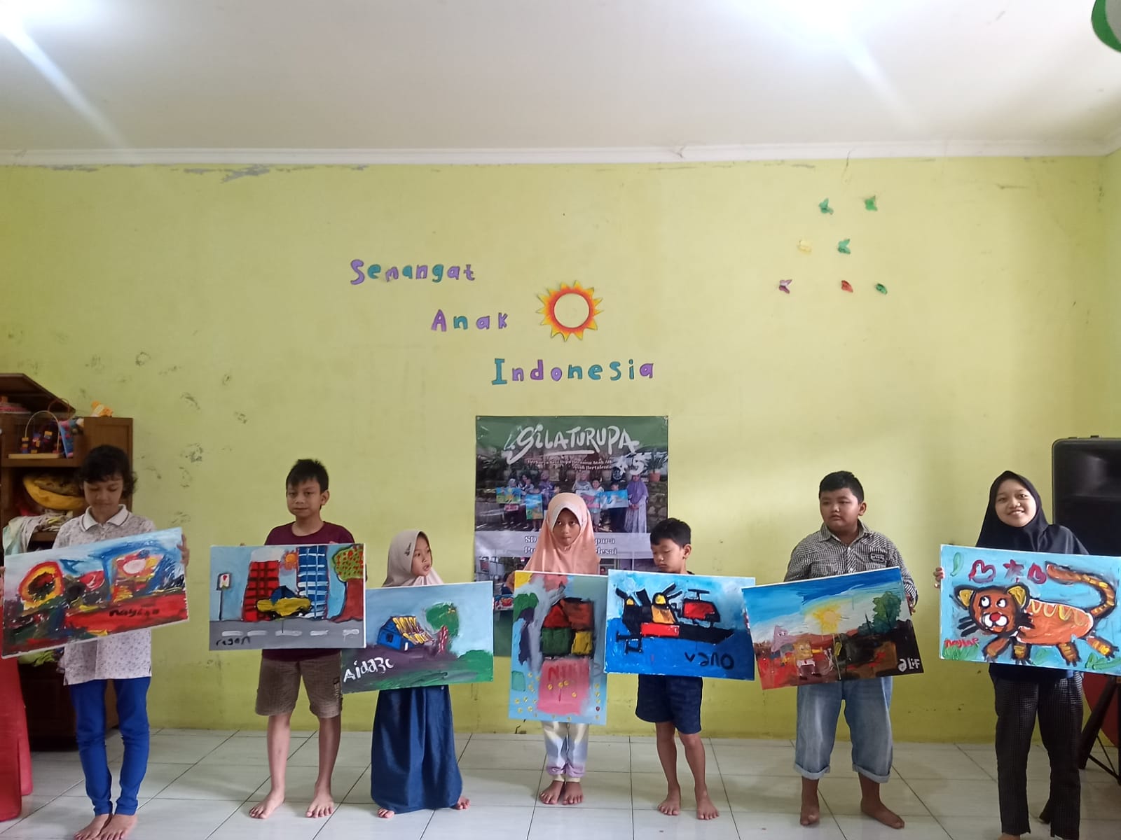Beberapa siswa yang mengikuti kelas inklusi di SD Semai (KlikFakta/Nur Ithrotul Fadhilah)