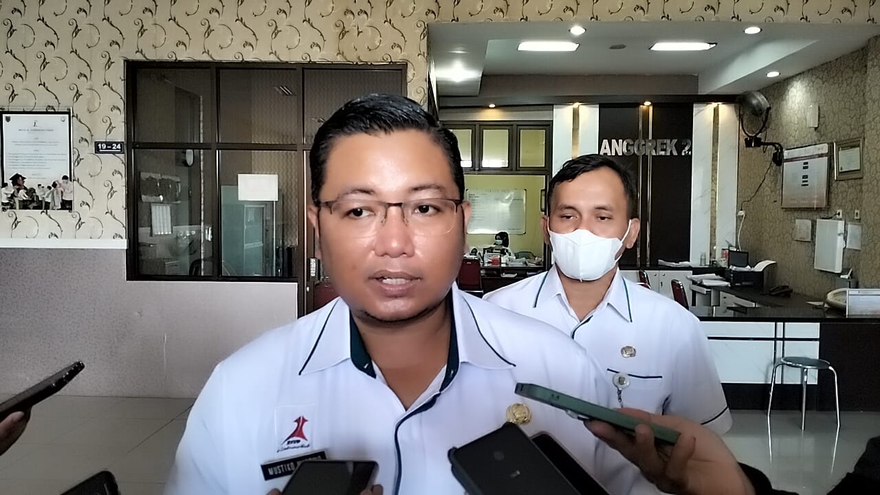 Pelaksana Tugas (Plt) Direktur RSUD dr. Loekmono Hadi dr. Mustiko Wibowo