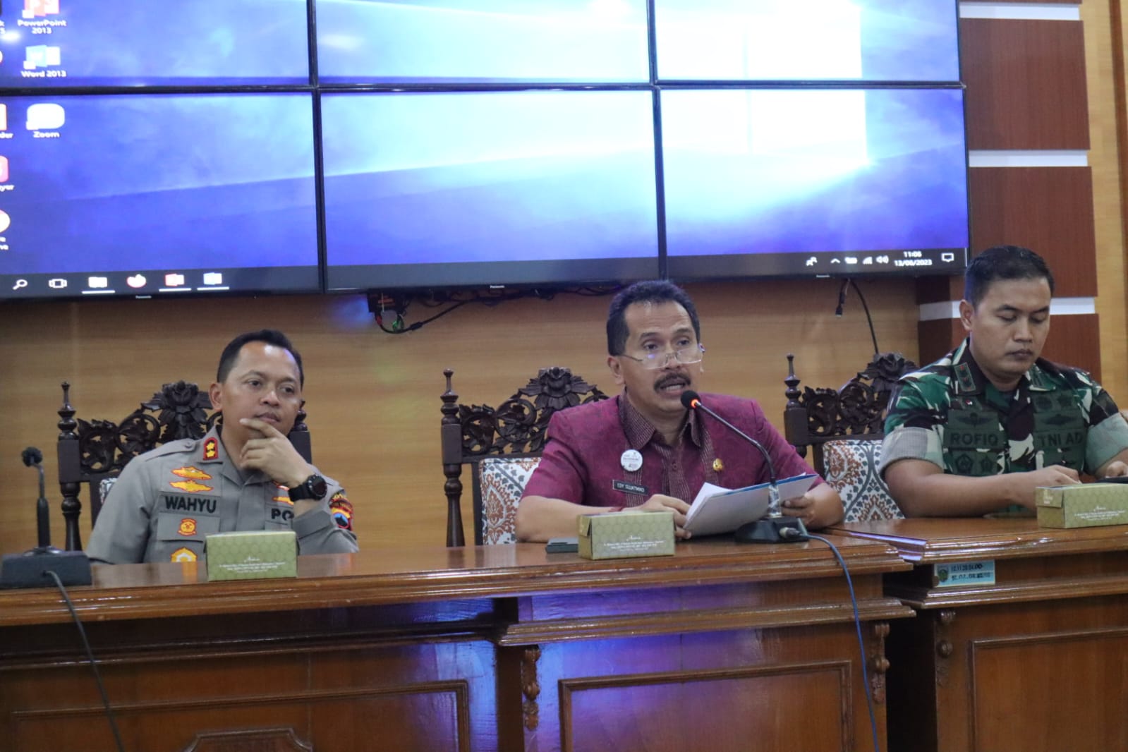 Rapat koordinasi lintas sektoral pembahasan tambak udang Karimunjawa pada Selasa (13/6/2023) di Ruang Sosrokartono Kantor Setda Jepara (Foto: Istimewa)