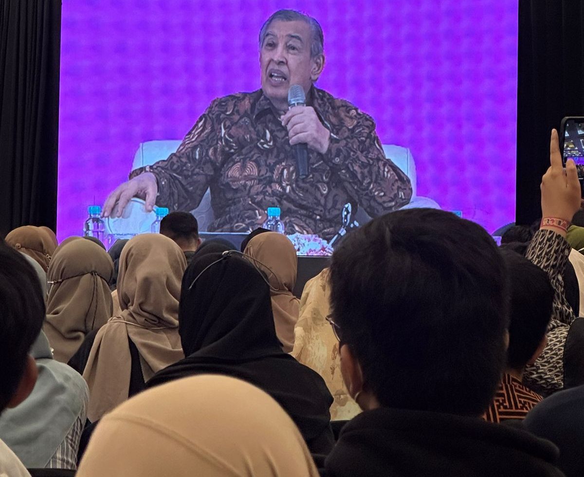 Abi Quraish Shihab dalam sesi Book Talk 'Hak dan Perlindungan Anak dalam Islam' di Islamifest 2023, Sabtu, 10 Juni 2023 (Dream.co.id)