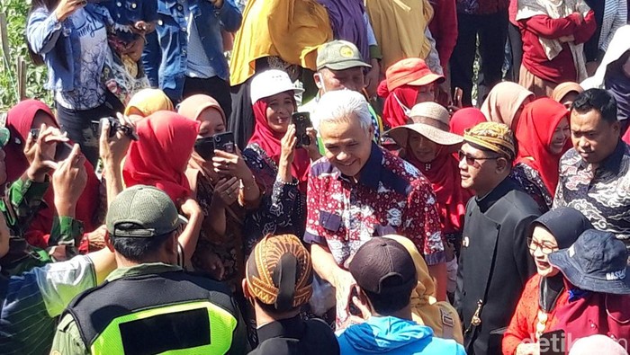 Gubernur Jawa Tengah Ganjar Pranowo berpamitan kepada masyarakat karena masa jabatan yang akan berakhir pada 5 September 2023 (Foto: Detik)