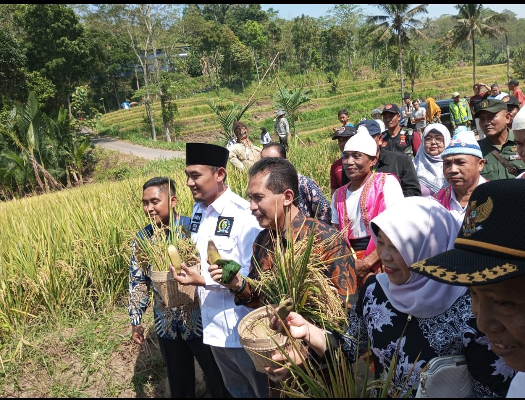 Ketua DPRD Jepara, Haizul Ma'arif saat hadir di tempat wisata Kali Seputut, Desa Kepuk, Kecamatan Bangsri, Minggu (30/7/2023).