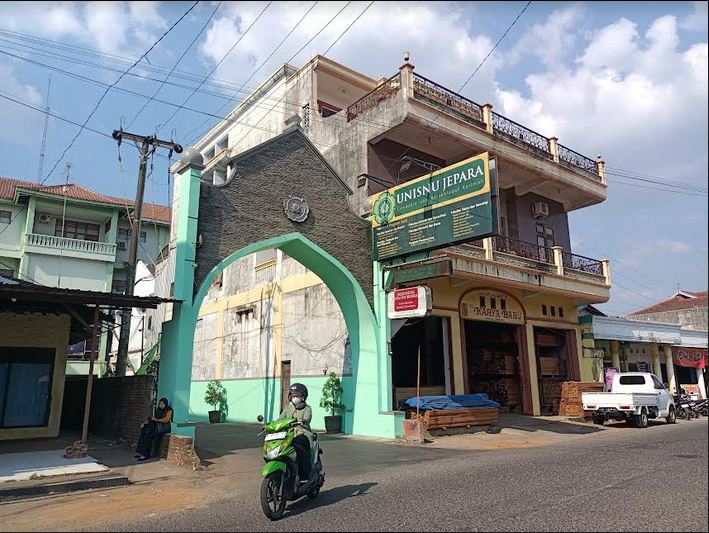 Pintu masu UNISNU Jepara (Foto: Joglo Jateng)