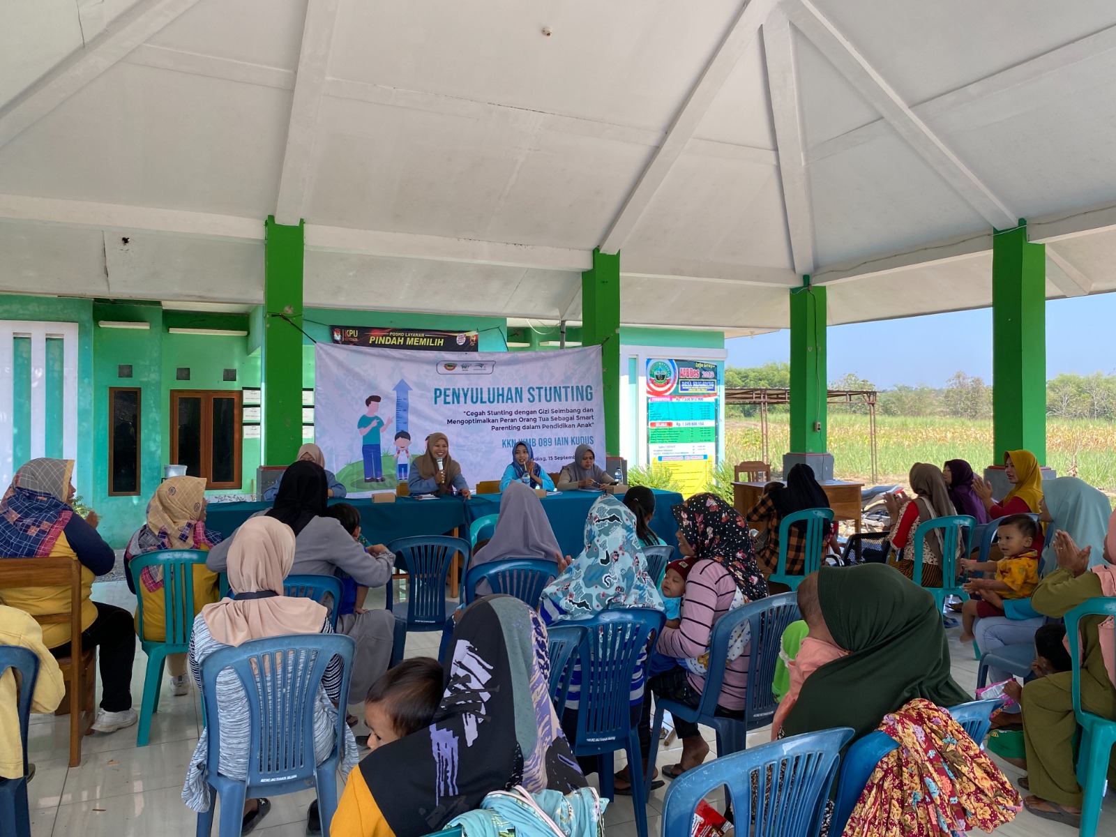 Mahasiswa KKN IAIN Kudus menyelenggarakan penyuluhan stunting bersama bidan Desa Srigading di Desa Srigading, Kecamatan Ngawen, Kabupaten Blora, Jum’at (15/09)
