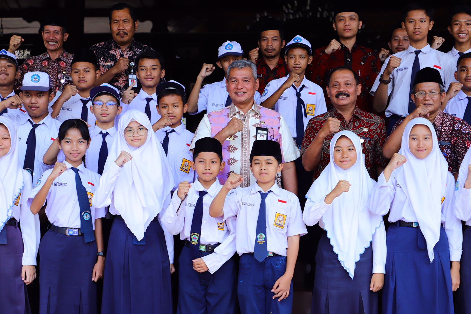 Pelepasan 26 siswa wakil Kabupaten Kudus ini berlangsung di Pendopo Kabupaten Kudus pada Rabu (18/10/2023)