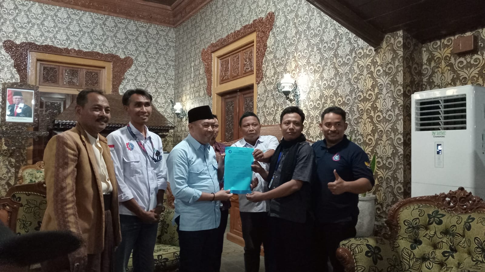 Diskusi Pj Bupati Jepara bersama perwakilan buruh untuk membahas kenaikan UMK Jepara pada Selasa (10/10/2023) (Diskominfo Jepara)