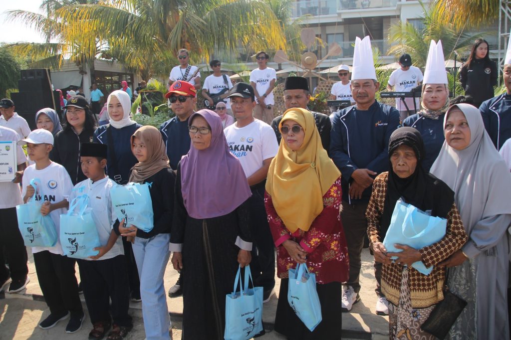 Jepara Catatkan Rekor MURI Membakar Ikan Terbanyak 7 WhatsApp Image 2023 10 15 at 14.00.10