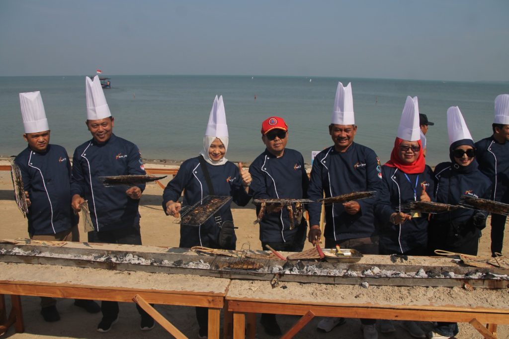 Jepara Catatkan Rekor MURI Membakar Ikan Terbanyak 3 WhatsApp Image 2023 10 15 at 14.00.12