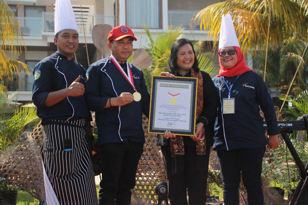 Jepara Catatkan Rekor MURI Membakar Ikan Terbanyak 1 WhatsApp Image 2023 10 15 at 14.00.12 2