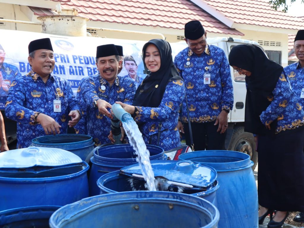 Korpri Jepara Salurkan 20 Tangki Bantuan Air Bersih 1 WhatsApp Image 2023 10 19 at 09.35.25 1