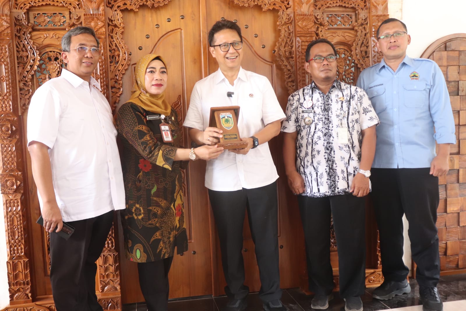 kunjungan Kapal Rumah Sakit Apung (RSA) dr. Lie Dharmawan II ke Kepulauan Karimunjawa (Diskominfo Jepara)