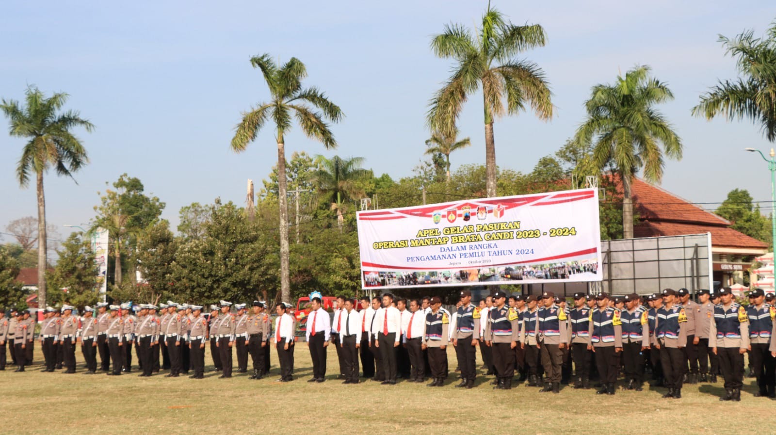 Apel Gelar Pasukan Ops Mantap Brata Candi di Alun-Alun 1 Jepara, Kamis (19/10/2023) (Dok Polres Jepara)