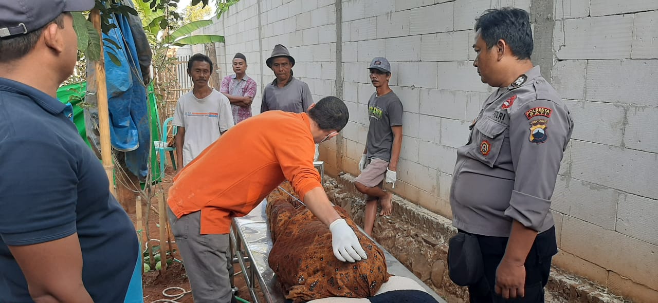 Seorang nenek di Pati meninggal dunia usai jatuh ke sumur pada Jumat (20/10/2023) (Dok SAR Semarang)