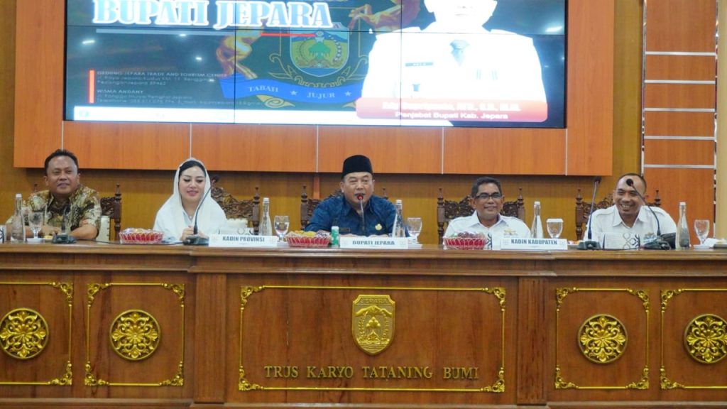 Kamar Dagang Indonesia Diharap Mampu Kembangkan Dunia Usaha Jepara 3 WhatsApp Image 2023 10 21 at 15.31.21 1