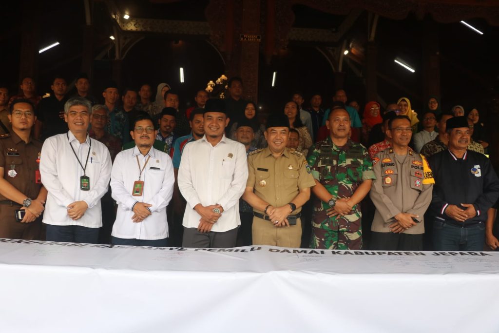 Sebait Pantun Pj Bupati Jepara Ajak Elemen Masyarakat Wujudkan Pemilu Damai 2 WhatsApp Image 2023 10 23 at 12.29.41