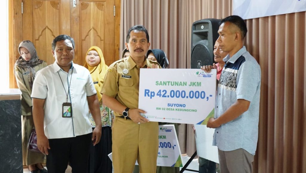 Sekda Jepara Dorong RT/RW Diikutkan BPJS Ketenagakerjaan 6 WhatsApp Image 2023 10 23 at 14.47.13