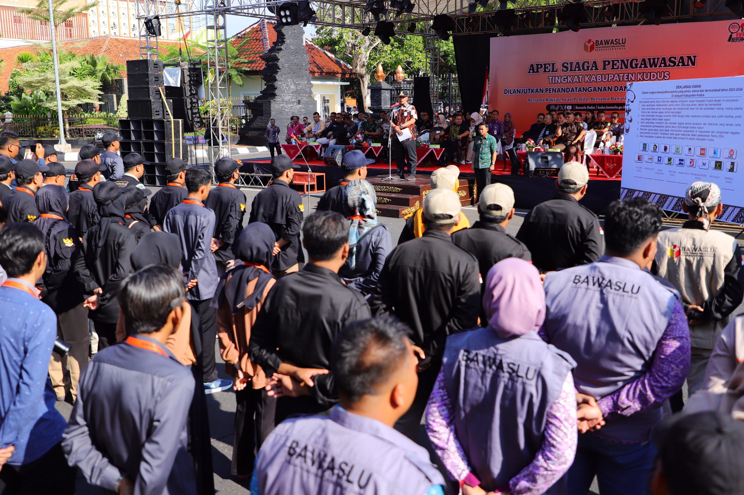 Apel Siaga Pengawasan dan deklarasi pemilu damai oleh elemen masyarakat Kudus pada Rabu (22/11/2023) (Diskominfo Kudus)