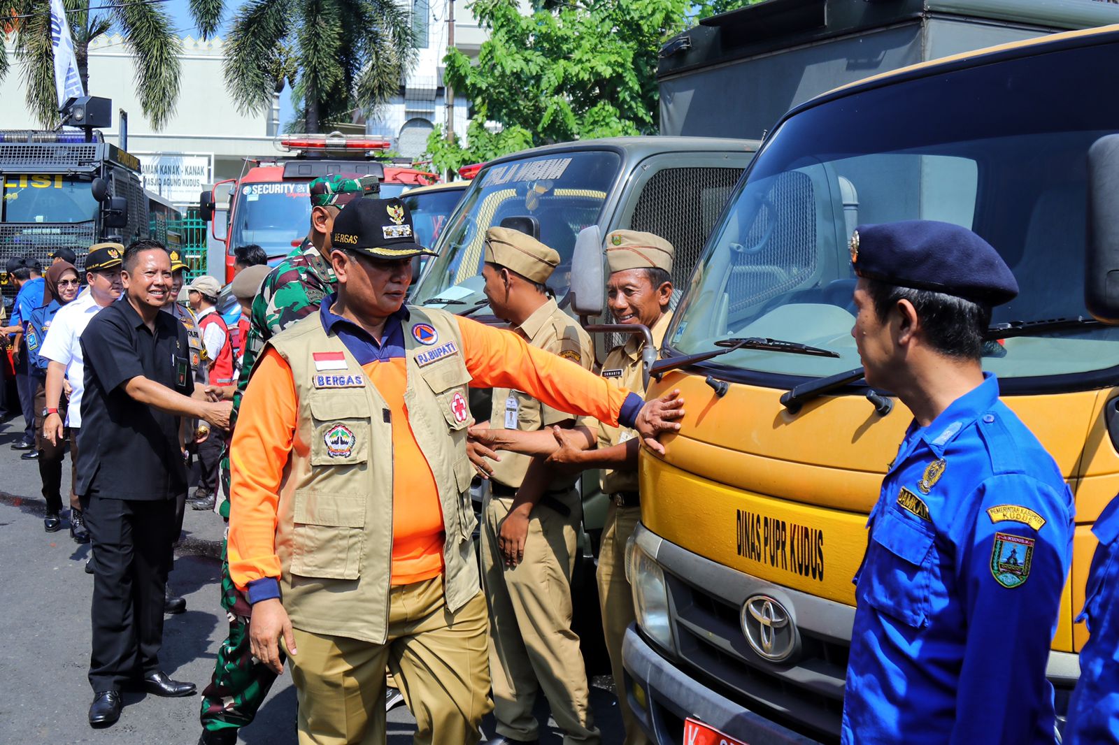 Pj Bupati Kudus mengecek kesiapan saranan prasarana menghadapi potensi bencana di musim penghujan (Diskominfo Kudus)