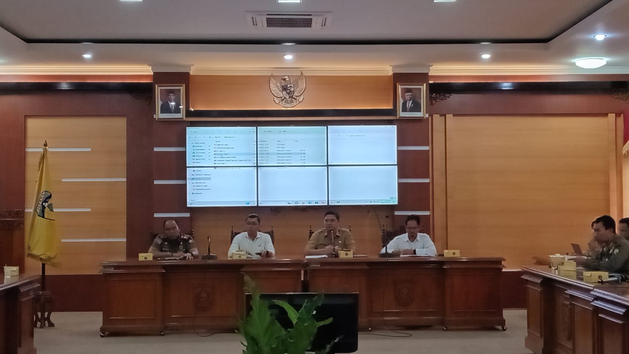Rapat Persiapan Penertiban Bangunan Liar di Bantaran/Sempadan Sungai SWD II pada Senin, (6/11/2023) di Ruang Rapat Sosrokartono, Setda Jepara.
