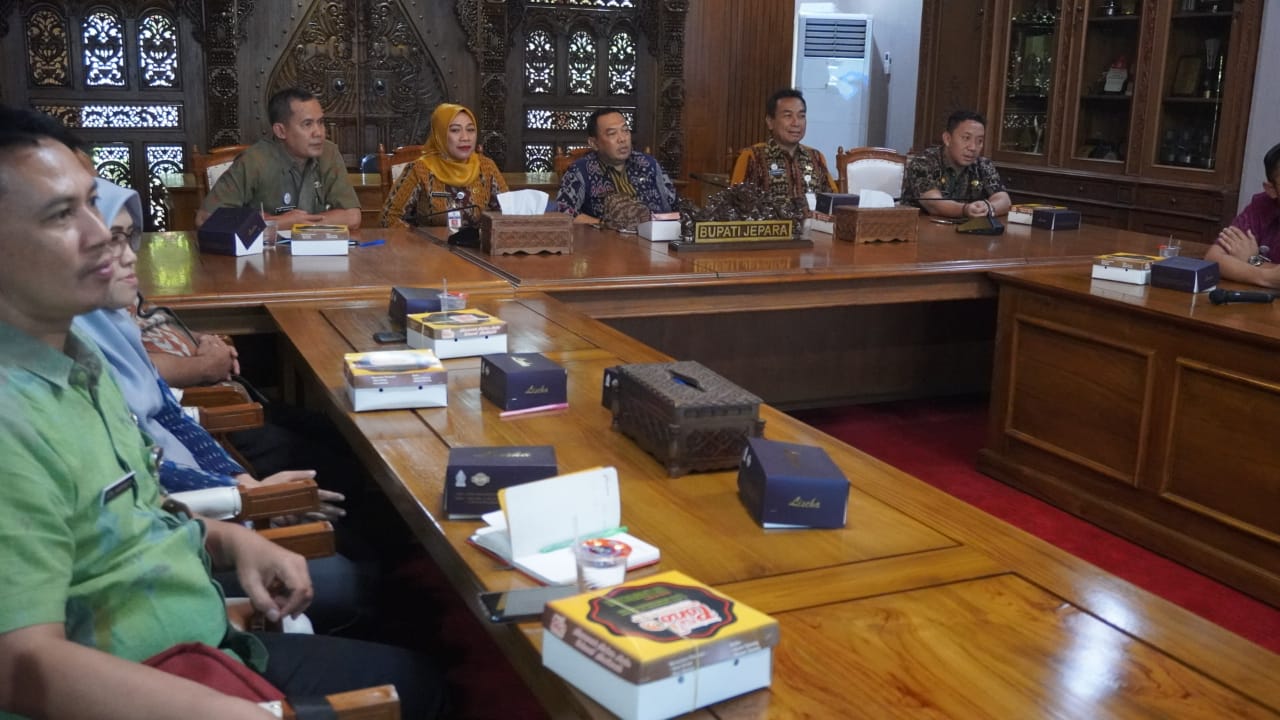 Audiensi dalam rangka pembahasan persiapan lounching jepara sehat, agenda tersebut dilaksanakan di Ruang Command Center Setda Jepara pada Selasa, (7/11/2023).