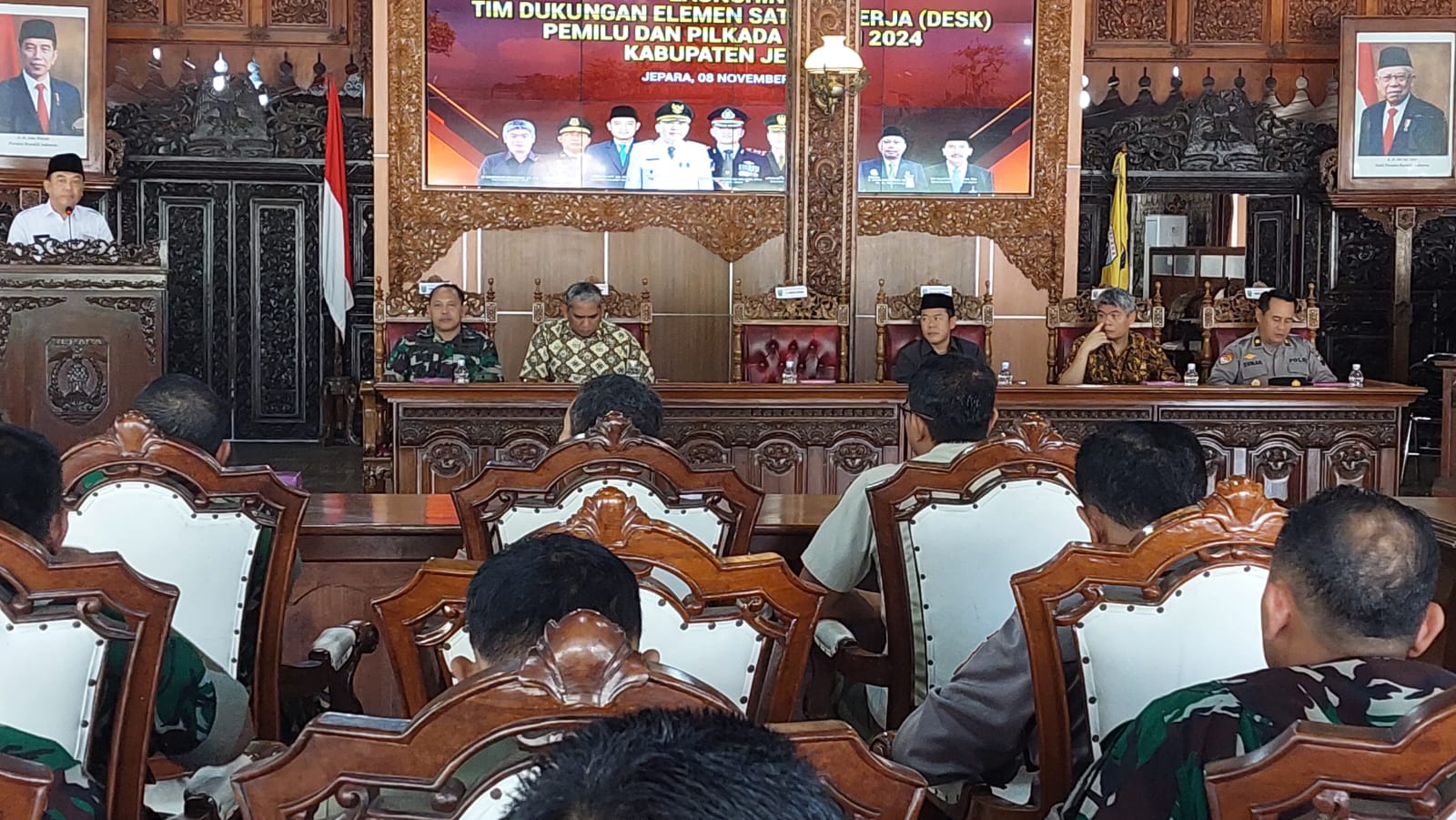 Pj Bupati Jepara, Edy Supriyanta saat acara pembentukan tim Desk Pemilu 2024 untuk menyukseskan pesta demokrasi Pemilu dan Pilkada 2024.