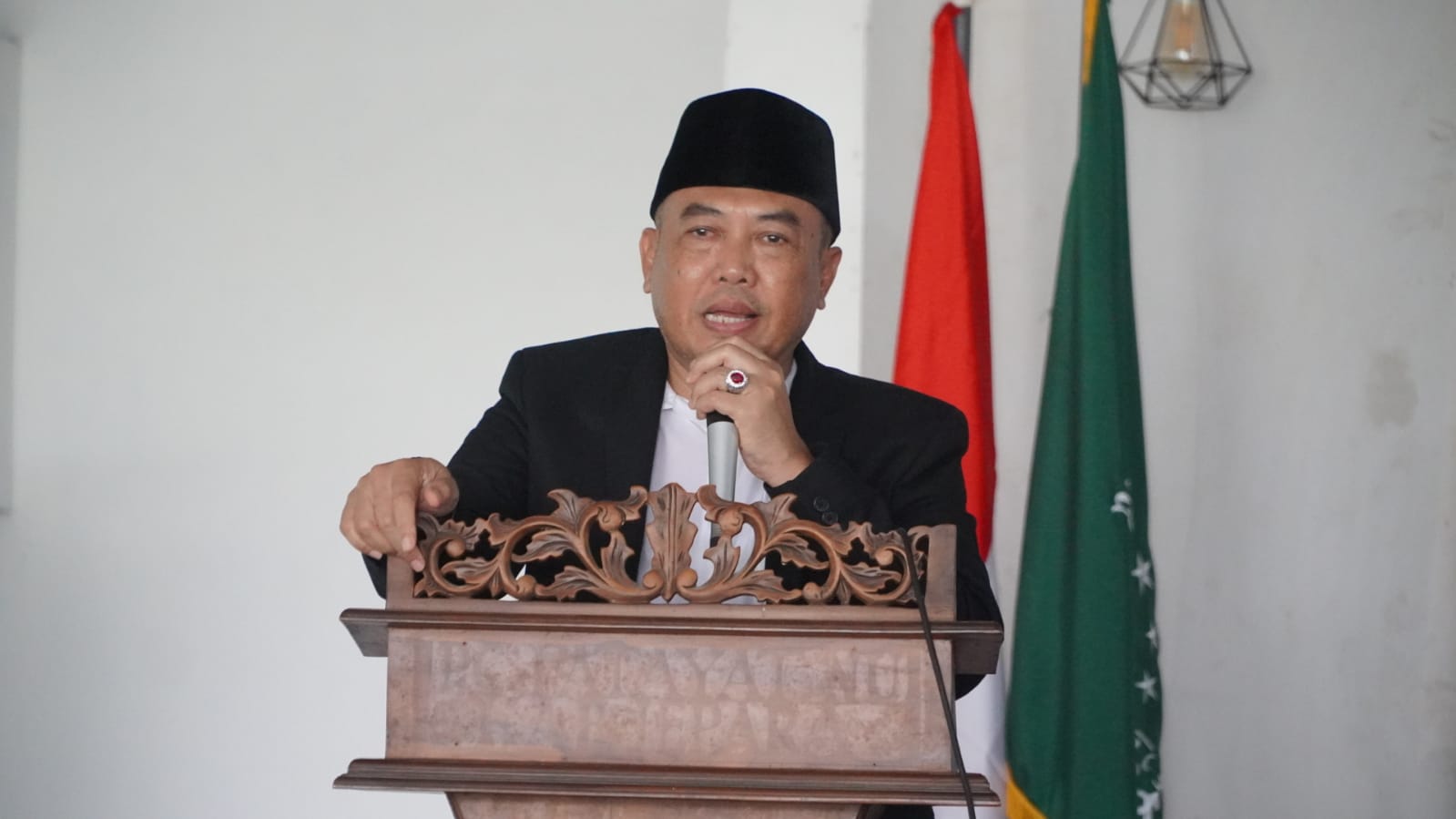 Pj Bupati Jepara Edy Supriyanta dalam rakor PC NU bersama MWC NU dan Badan Otonomi Se Kabupaten Jepara di Desa Troso, Minggu (17/12/2023)