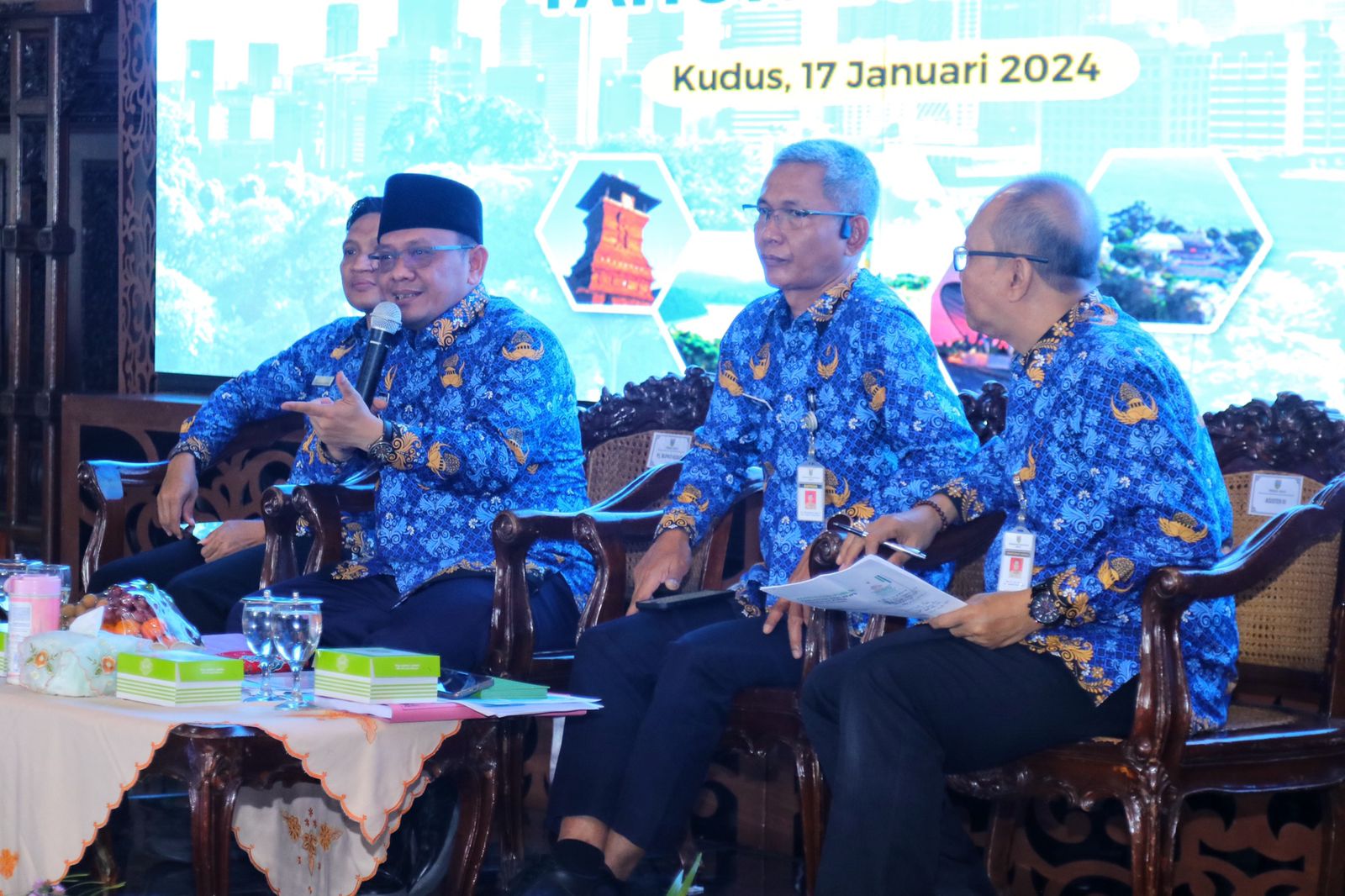 Forum Konsultasi Publik Rancangan Awal Rencana Pembangunan Jangka Panjang Daerah (RPJPD) Kabupaten Kudus tahun 2025-2045 di Pendopo Kabupaten Kudus pada Rabu (17/1) (Diskominfo Kudus)