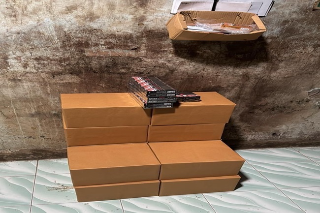 Rokok ilegal hasil penggerebekan di Desa Brantak Sekarjati, Kecamatan Welahan, Kabupaten Jepara pada Rabu (17/1/2024) (Foto: GATRA)