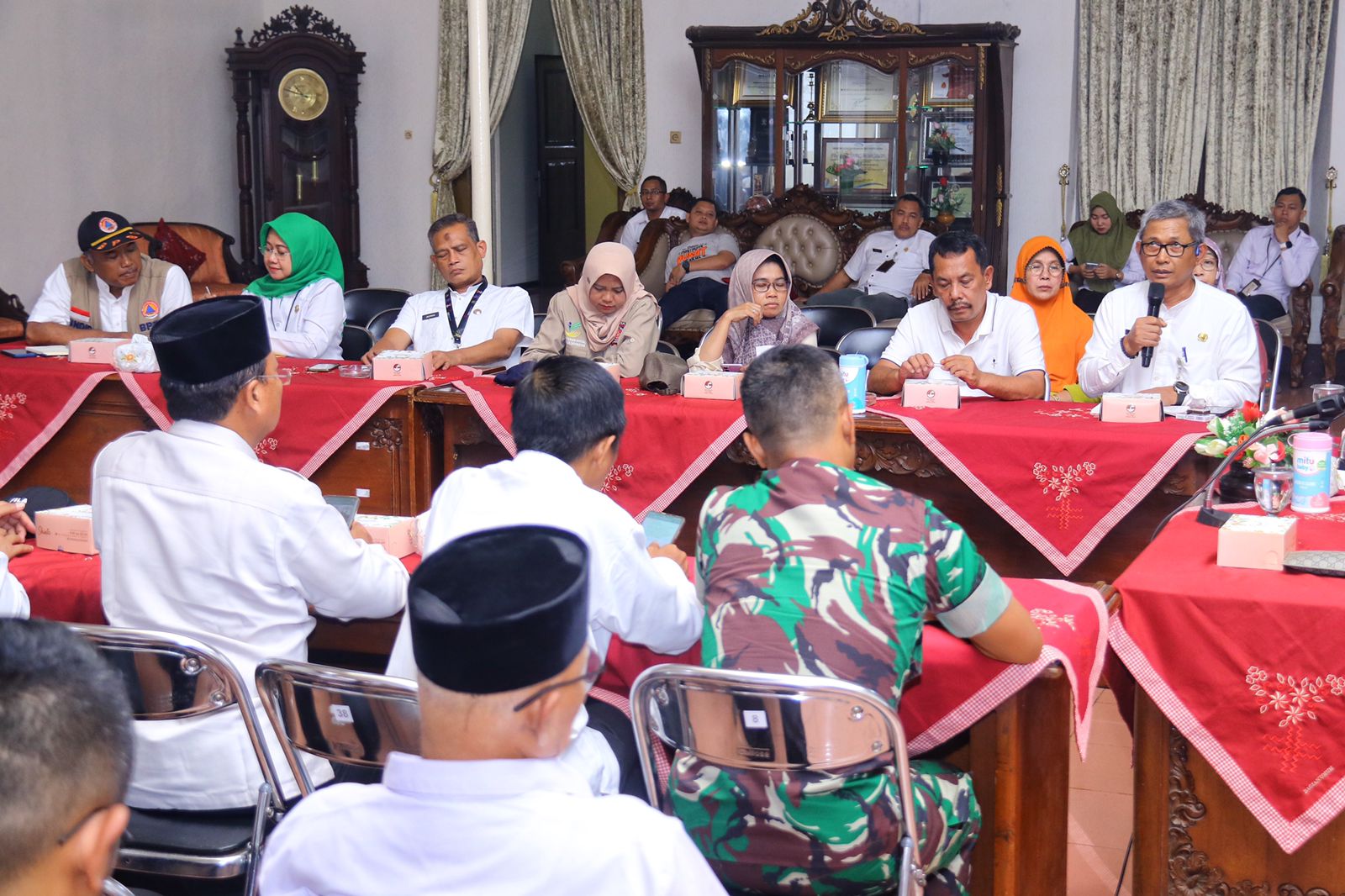 Rapat koordinasi Pemkab Kudus dengan Pemkab Demak berlangsung di Pendopo Belakang Kabupaten Kudus, Jumat (16/2/2024)